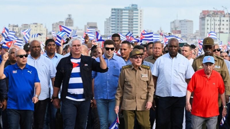 Protesta de Cuba ante la embajada de EE.UU. por sanciones prolongadas.