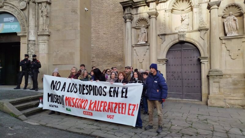 Protesta en el Museo de Navarra por despido de trabajadores