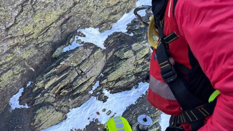 Rescate de excursionista varado en Sierra de Palencia por helicóptero del Gobierno