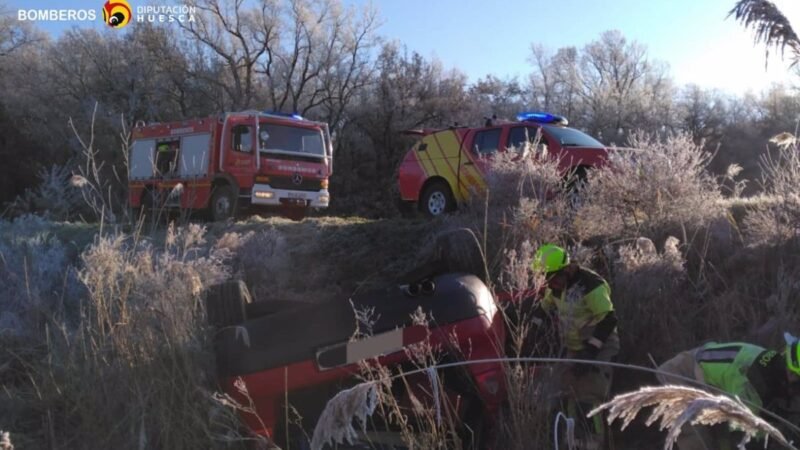 Cinco heridos al volcar cerca de Ubiergo (Huesca)