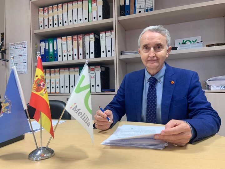 Vox pide el «cierre total» de la frontera de Melilla con Marruecos.