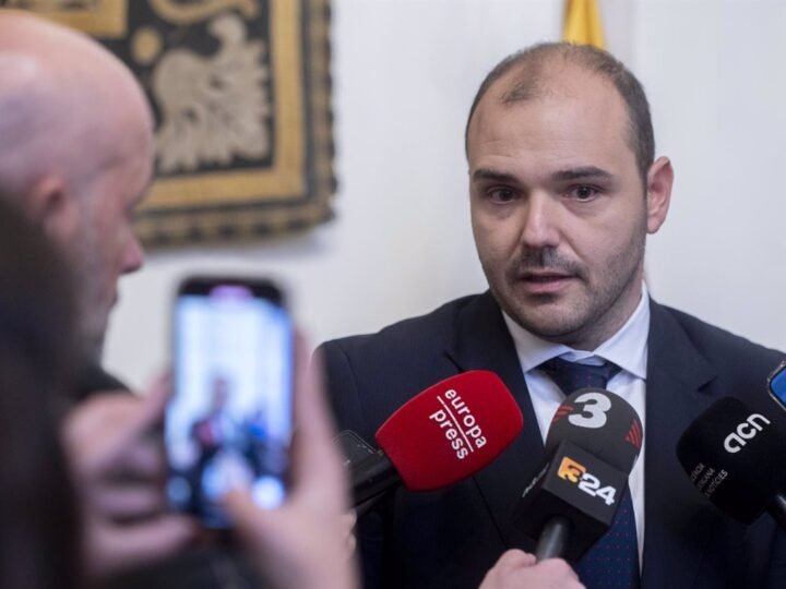 Reunión de operadores para abordar cortes telefónicos en Pirineos.