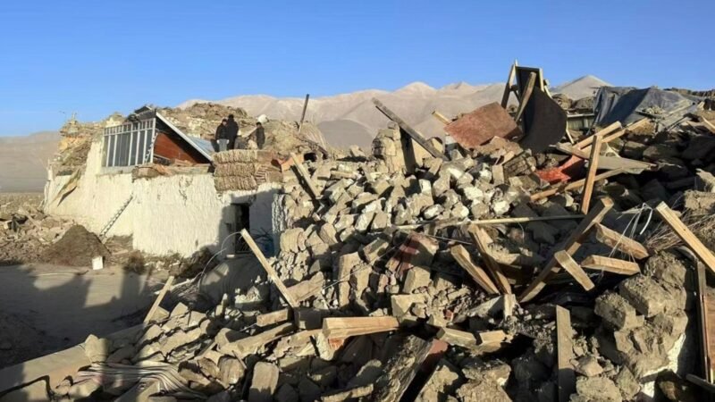 Al menos 95 fallecidos en un sismo de magnitud 7,1 en el oeste de China, cerca del Everest