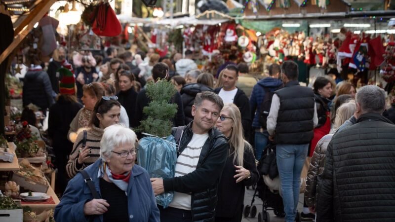 Descenso del 7,9% en las llegadas a tiendas durante la campaña navideña en España, según TC Group Solutions