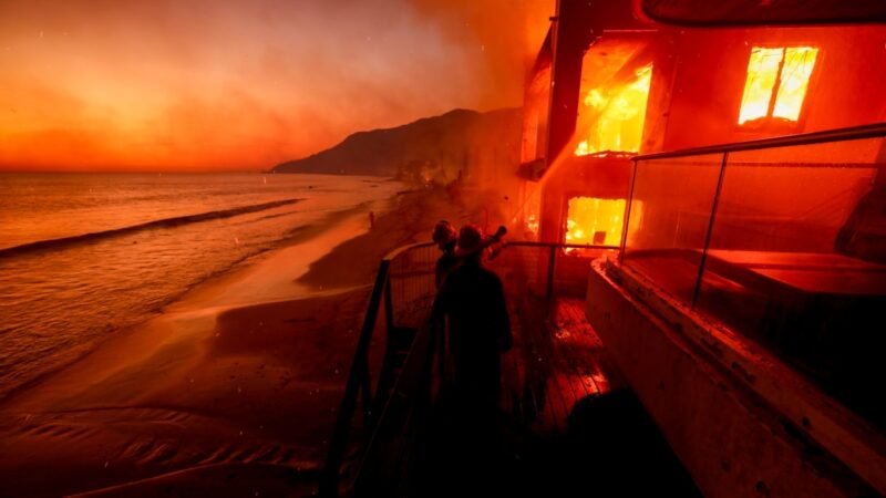 Relatan momentos desgarradores los supervivientes de los incendios en Los Ángeles.