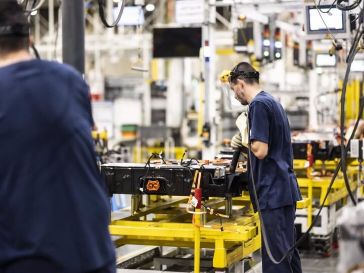 La producción industrial en Extremadura sufre una caída del 6,1% en noviembre