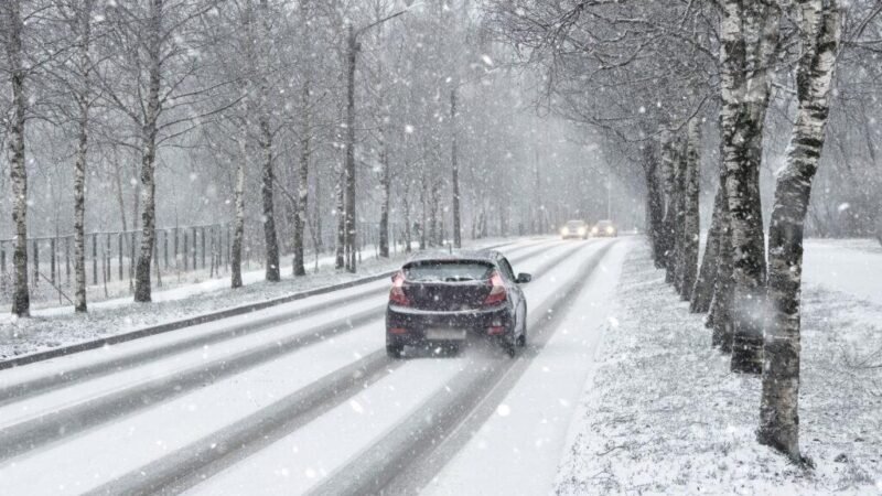 10 errores al conducir en nieve o hielo