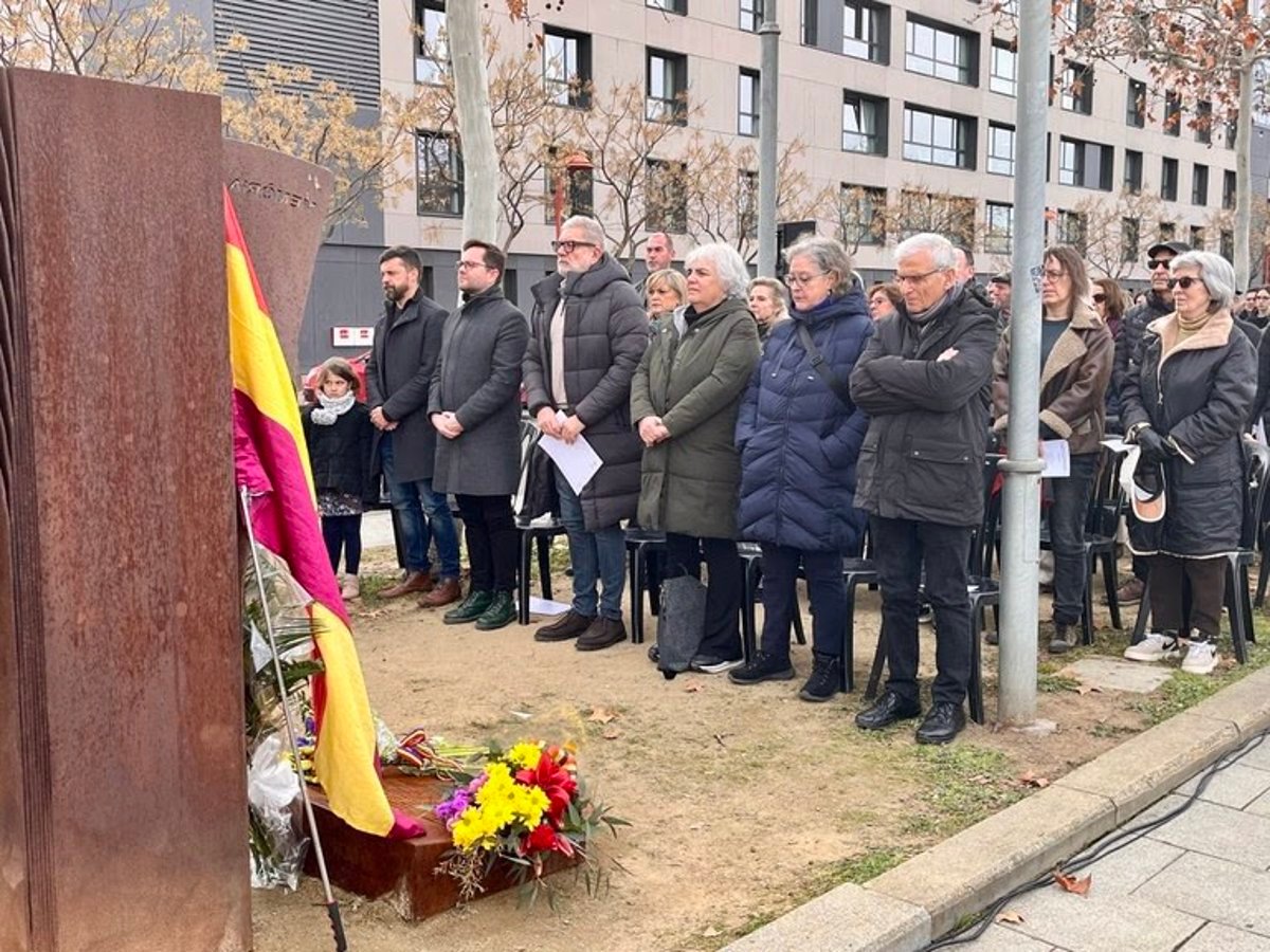 Lleida conmemora a las víctimas del Holocausto y promueve la memoria democrática: un acto de recordación y reflexión.