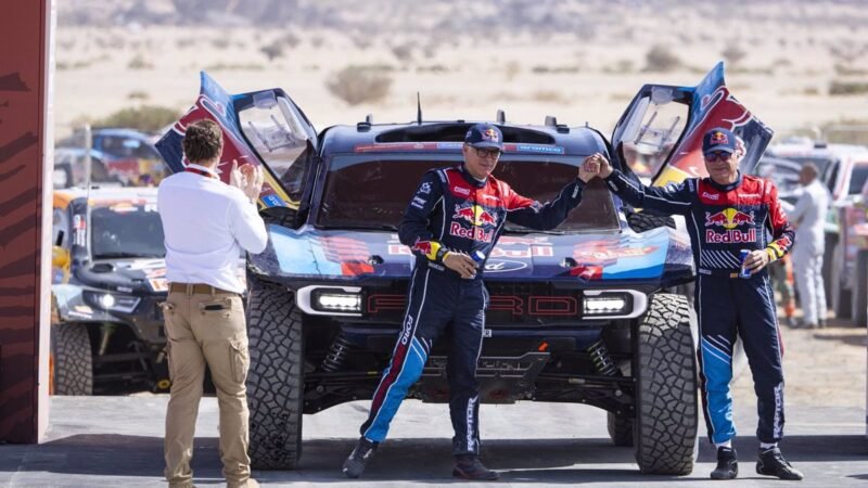 Cristina Gutiérrez destaca en la primera etapa y Sainz triunfa en la victoria de Chicherit.