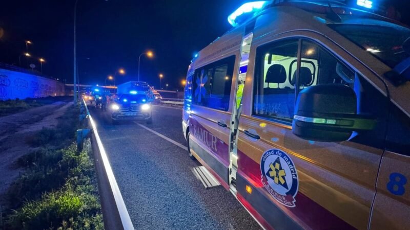 Cuatro heridos en dos accidentes de moto y un conductor ebrio en una rotonda.