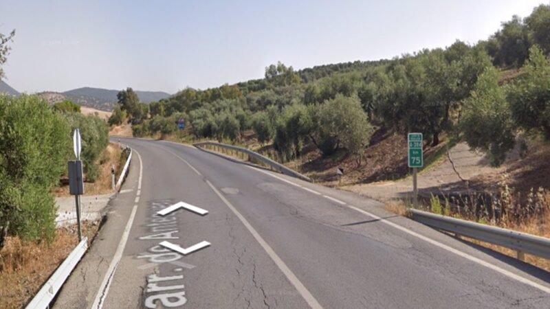 Cuatro mujeres heridas en choque frontal en Olvera (Cádiz)