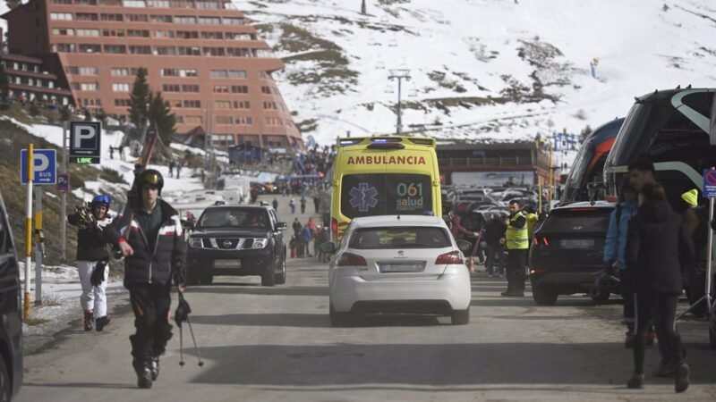 Dos jóvenes de 18 años graves en accidente del telesilla de Astún