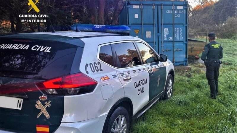 Dos personas arrestadas y una bajo investigación por un robo en Arnuero