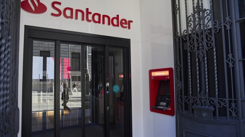 El Banco Santander alerta a sus clientes con un fallo.