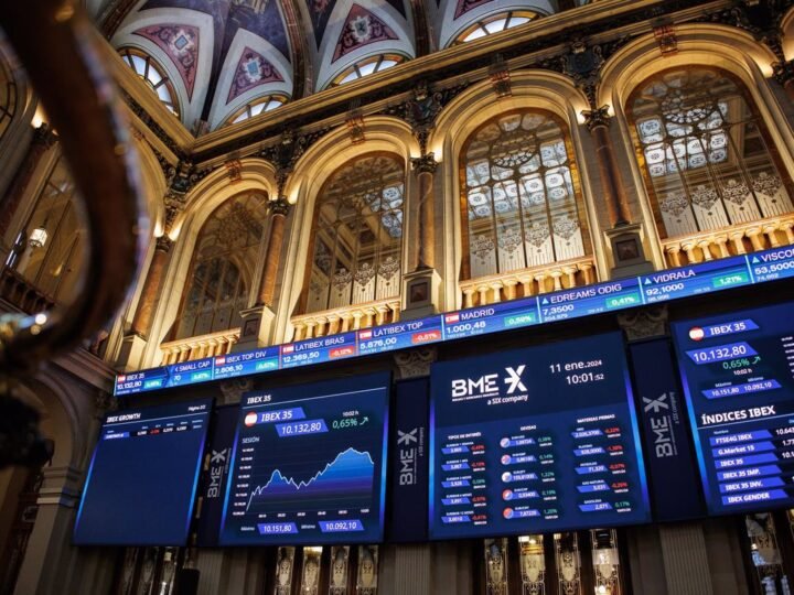 El Ibex 35 recupera 11.800 puntos gracias a la banca y EE.UU.