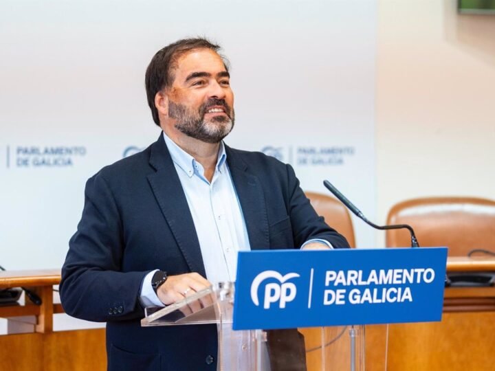 El PP muestra solidaridad con mayoría de Venezuela ante críticas del BNG y PSOE.