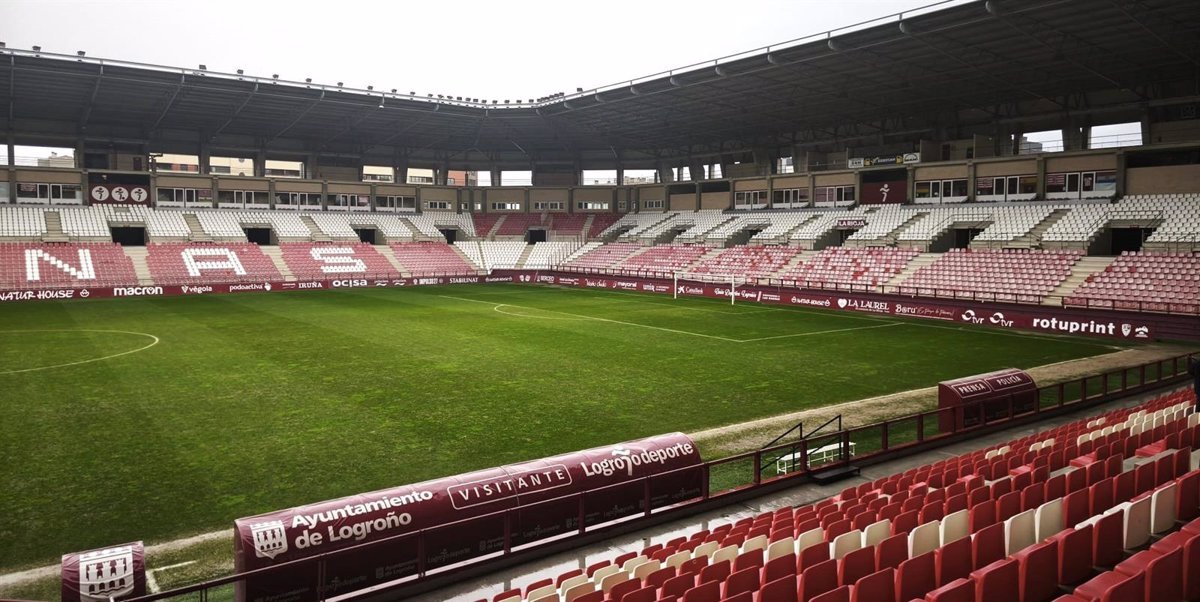 El estadio de Las Gaunas de Logroño listo para el UDL-Athletic de Copa.