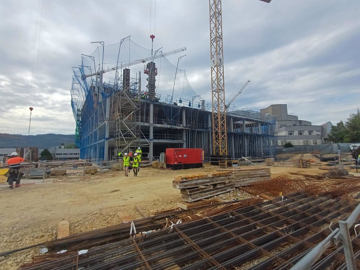 El gobierno finaliza contrato de obras en Hospital Caubueñes.