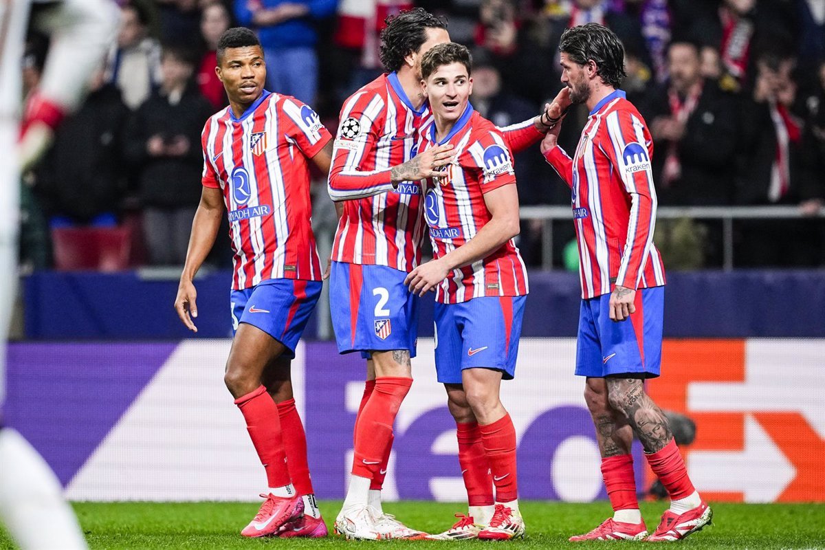 El regreso de Julián Álvarez lleva al Atleti al top 8 ante el Bayer Leverkusen