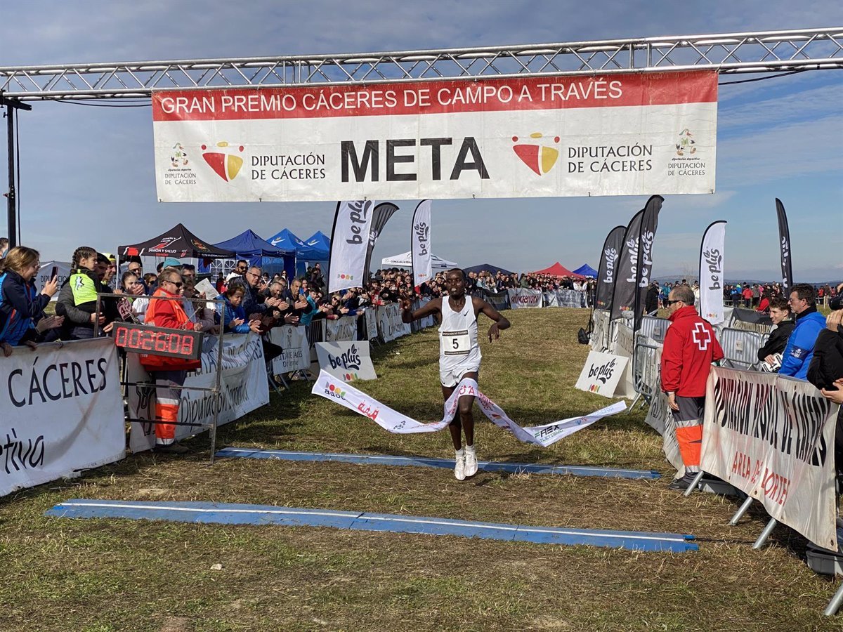 Ganadores del Gran Premio de Cross Country de la Diputación de Cáceres: Dan Kibet y Daisy Jepkemei.