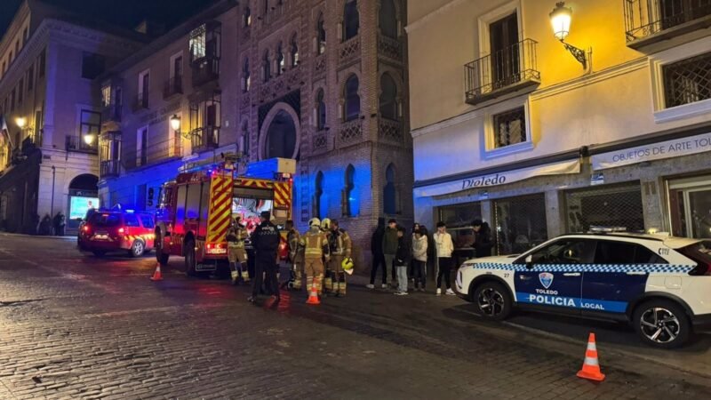 Hombre hospitalizado por incendio en bar del casco antiguo de Toledo