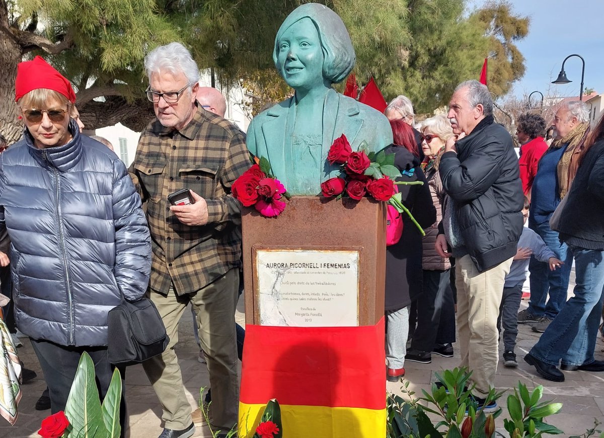 Homenaje a Aurora Picornell y les Roges del Molinar en Palma.