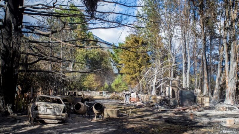 Incendio en la Patagonia argentina obliga a evacuar a cientos de personas