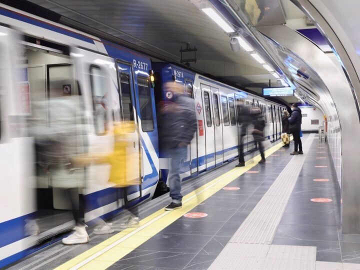 Intento fallido de carterista por disparar a policía en el metro de Gran Vía