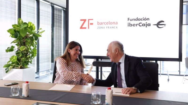 La Fundación Ibercaja y la Zona Franca de Barcelona unen fuerzas por la innovación y el talento.