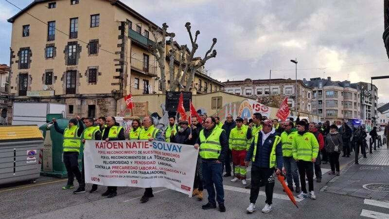 La huelga en Solvay sigue tras reunión sin acuerdo