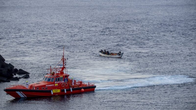 Llegan casi 200 personas en dos pateras a El Hierro