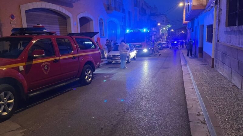 Los bomberos de la DPZ apagan incendio en vivienda vacía en Caspe