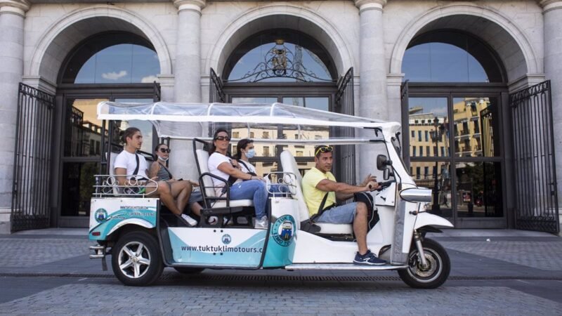 Madrid regulará los tuk tuks mediante un cambio normativo.