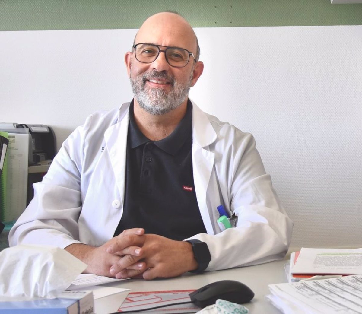 Médico de Albacete contribuye a manual de psicología clínica