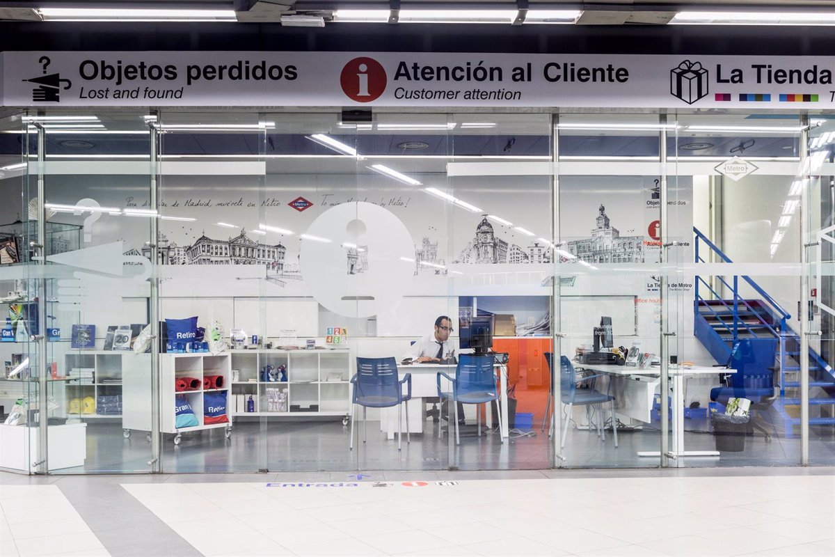 Metro inaugura nueva oficina y tienda en Ópera para atención al cliente y venta de productos.