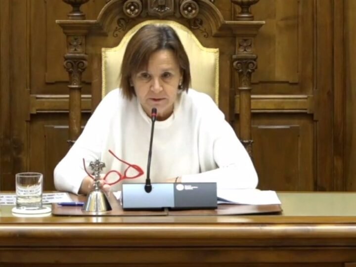 Moriyón frena moción urgente del PSOE sobre su «bonus» del Foro