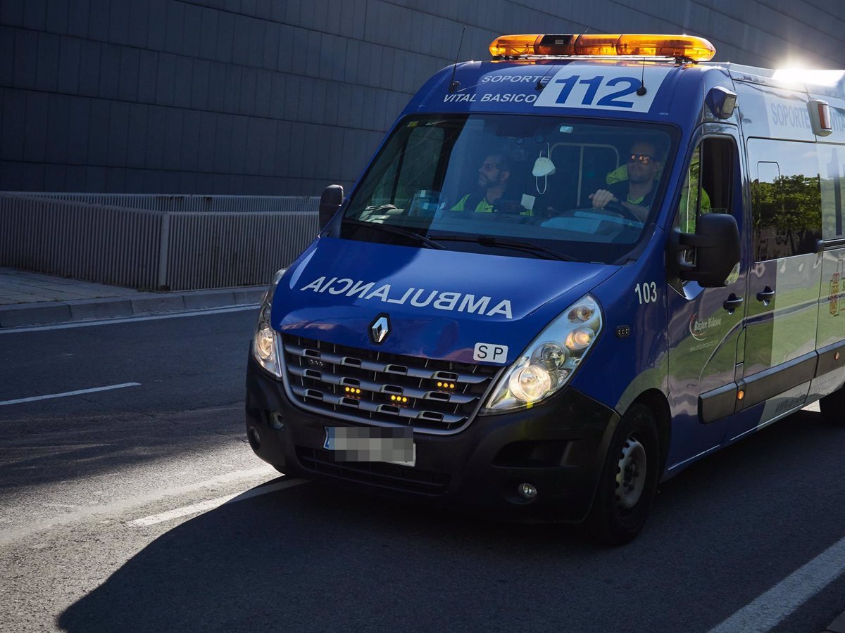 Mujer de 21 años herida en colisión entre coche y camión en Mutilva