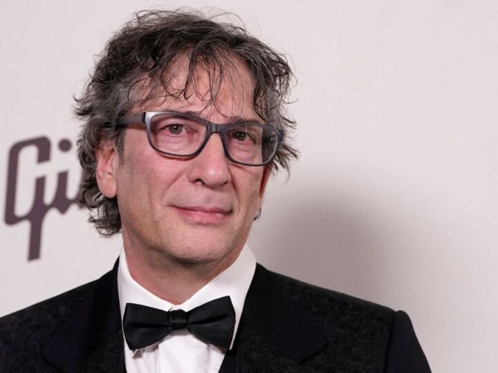 Neil Gaiman niega acusaciones de agresión sexual mientras continúan las quejas