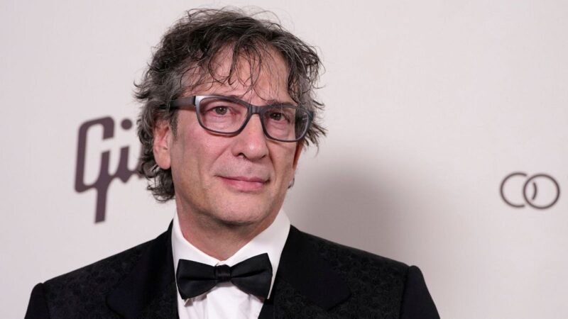 Neil Gaiman niega acusaciones de agresión sexual mientras continúan las quejas