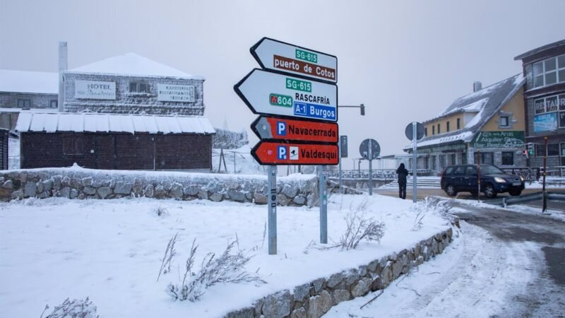 Nivel amarillo activado por nieve en la montaña para el lunes.