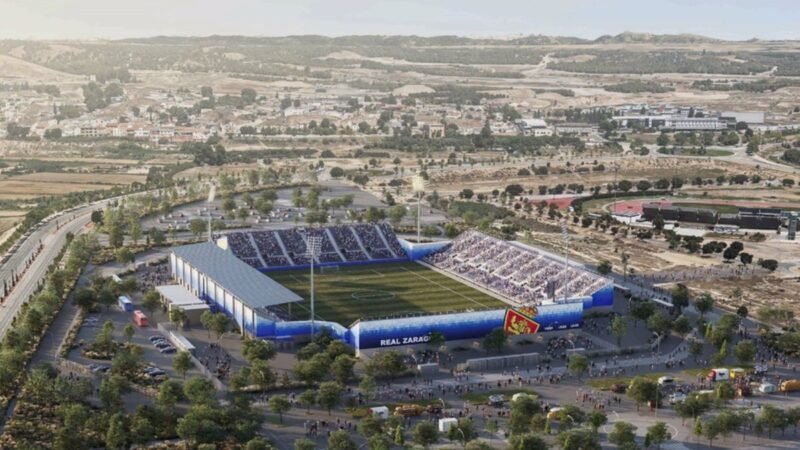 Preparativos para adecuar Estacionamiento Norte para estadio de fútbol.