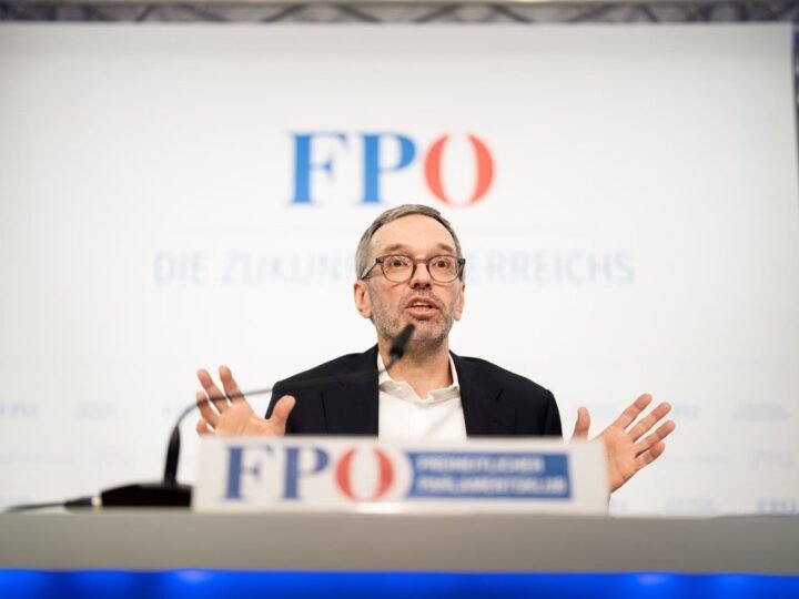 Presidente austriaco insta a líder de extrema derecha del FPÖ a considerar opciones de gobierno