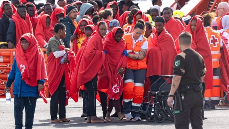 Récord histórico de inmigrantes llegados ilegalmente a Canarias en 2024: 46.843 personas