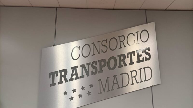 Refuerzo de oficinas del Consorcio de Transportes para renovar tarjetas emitidas en 2014