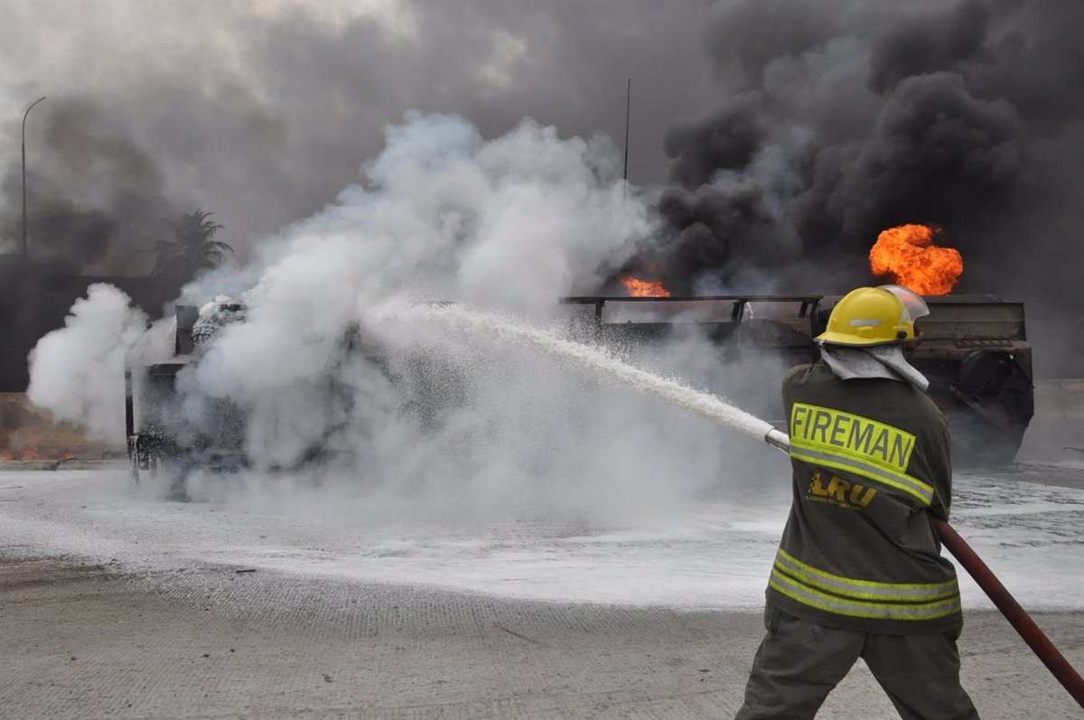 Tragedia en Nigeria: más de 50 muertos por explosión de tanque.