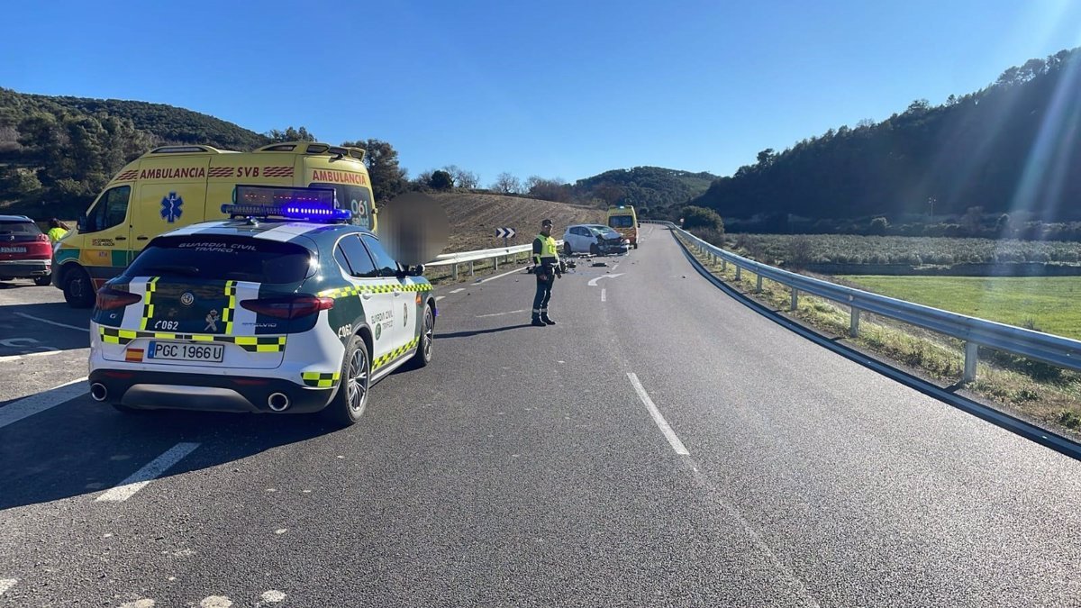 Trágico accidente en Castejón de Valdejasa: motociclista fallece tras chocar con un coche en la A-1102