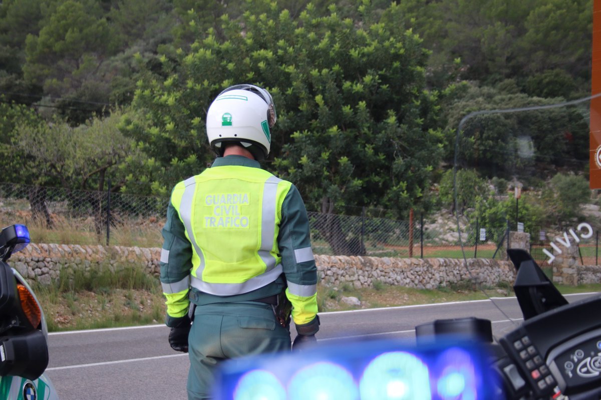 Trágico accidente en la AP-6: 2 muertos tras incendio de camión con mercancías peligrosas