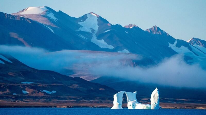 Trump busca controlar Groenlandia por su riqueza en tierras raras.