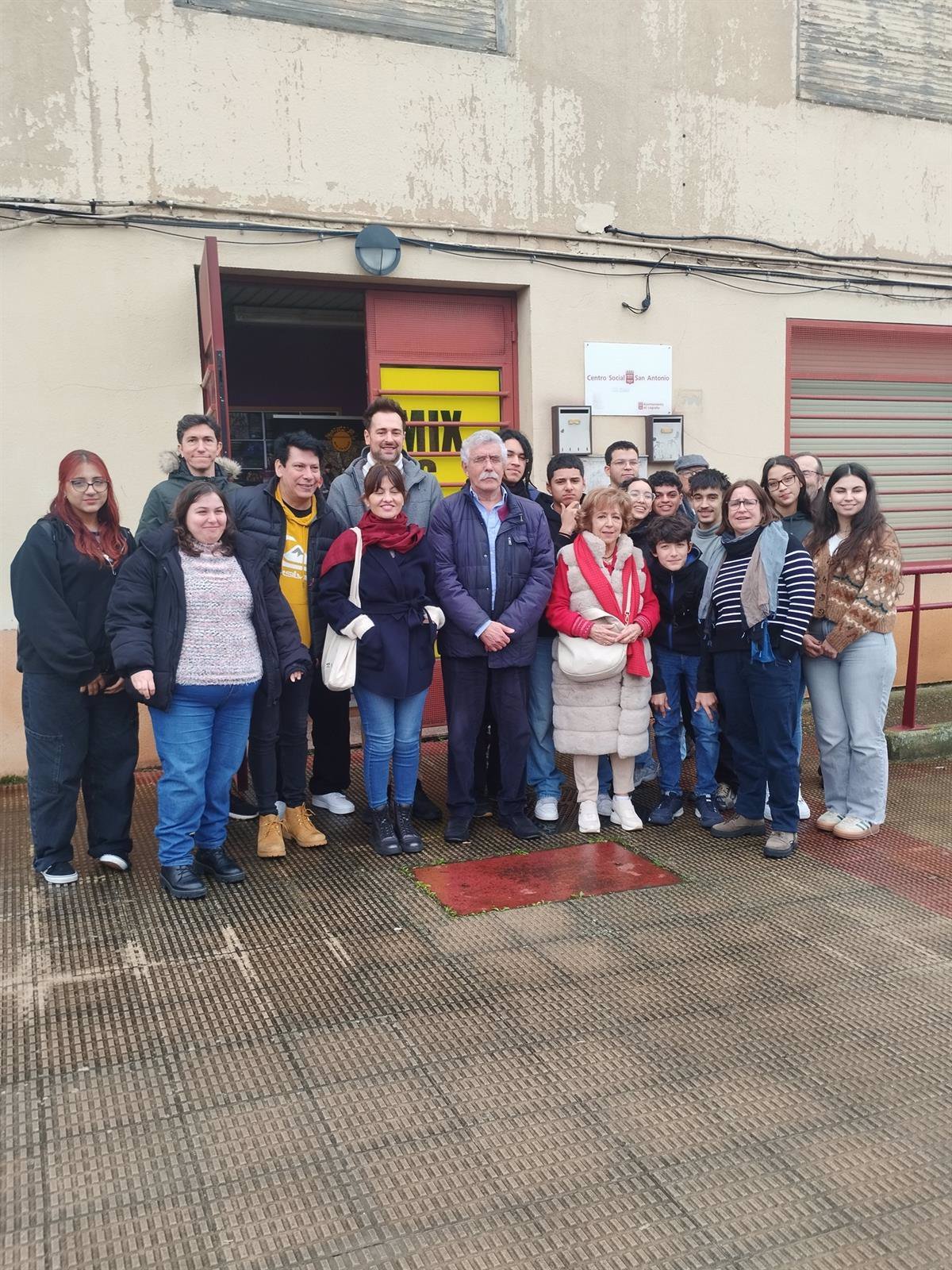 Visita del Ministro de Jóvenes y Niño a la Fundación Pioneos y ensayo de banda de música