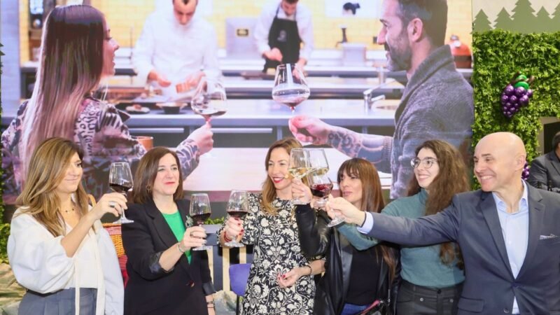 Zaragoza presenta en Fitur su proyecto turístico como Capital Mundial de la Garnacha